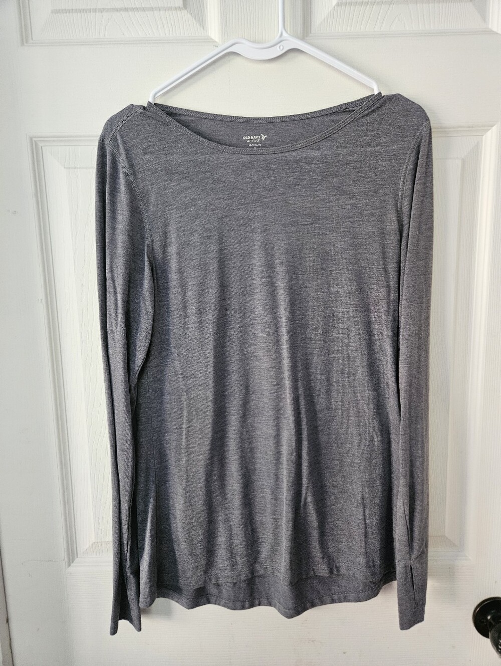 Gray Long-Sleeve Women's Tee - Comfortable Everyday Top